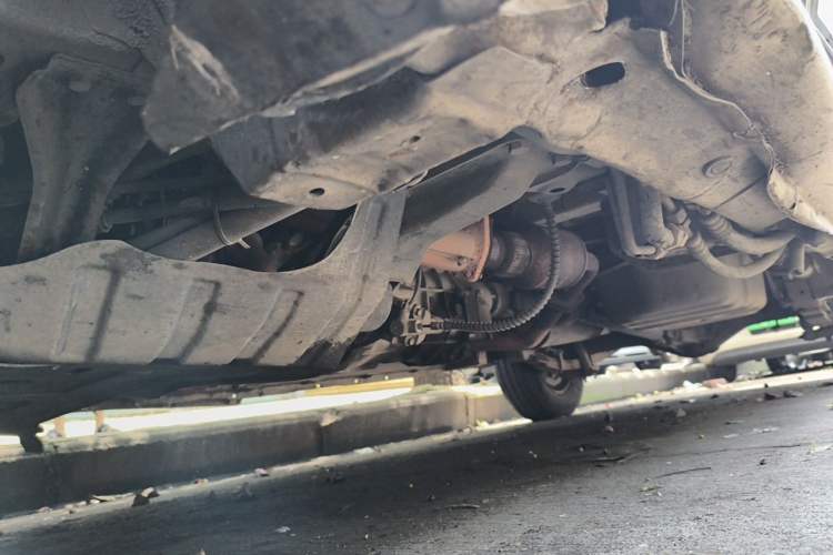 Used Wuling Zhengcheng 2015 1.5L Comfort L3C Chassis Front Left