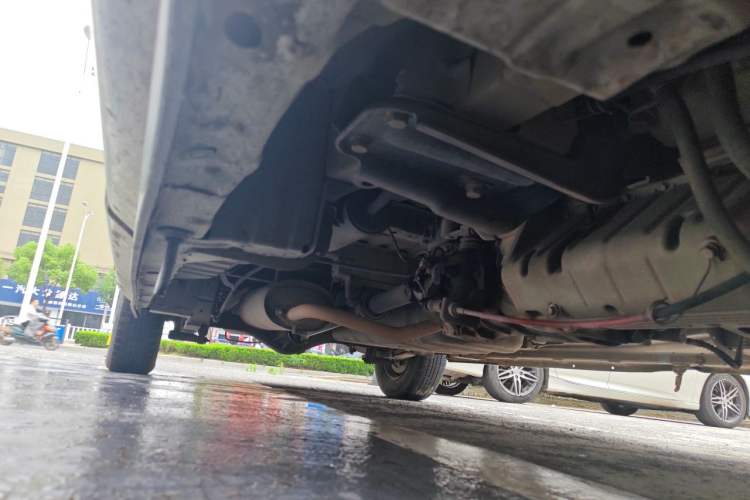 Used Wuling Zhengcheng 2015 1.5L Comfort L3C Chassis Front Right