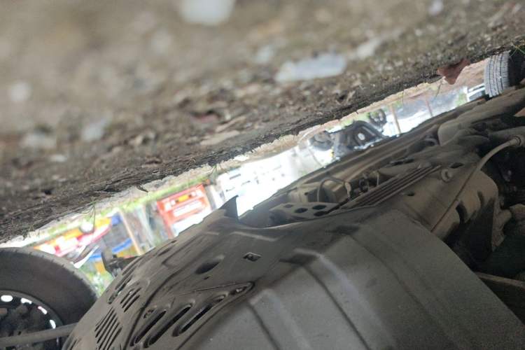 Used Wuling Zhengcheng 2015 1.5L Comfort L3C Chassis Front Right