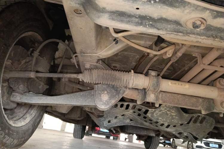 Used Wuling Zhengcheng 2015 1.8L Comfort Model LJ479QE2 Chassis Front Right