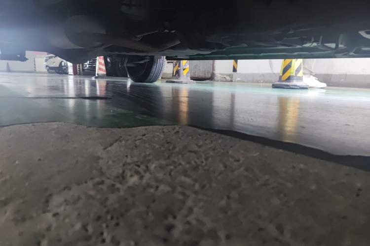 Used Wuling Zhengcheng 2015 1.5L Comfort L3C Chassis Front Right