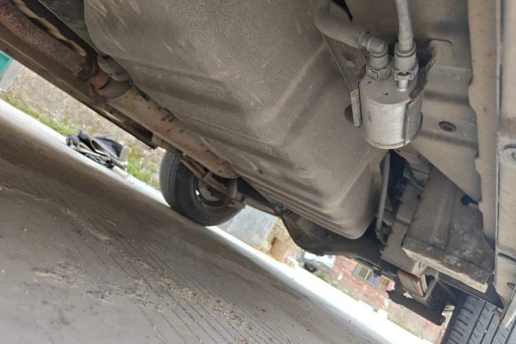 Used Wuling Zhengcheng 2015 1.8L Comfort Model LJ479QE2 Chassis Rear Left