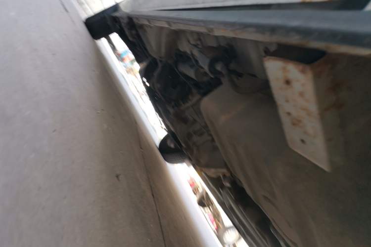 Used Wuling Zhengcheng 2015 1.8L Luxury Model LJ479QE2 Chassis Rear Left