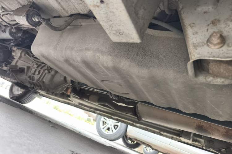 Used Wuling Zhengcheng 2015 1.8L Luxury Model LJ479QE2 Chassis Rear Left
