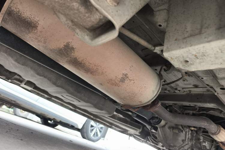 Used Wuling Zhengcheng 2015 1.8L Luxury Model LJ479QE2 Chassis Rear Right