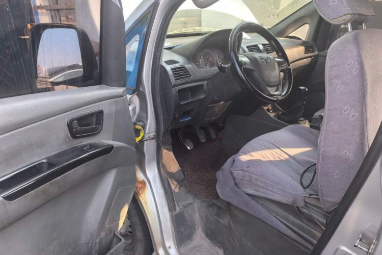 Used Wuling Zhengcheng 2015 1.5L Comfort L3C Driver Seat