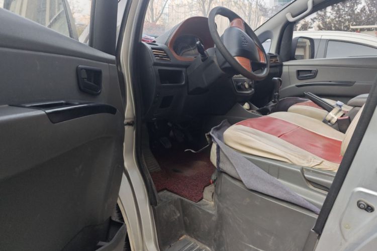 Used Wuling Zhengcheng 2015 1.8L Comfort Model LJ479QE2 Driver Seat