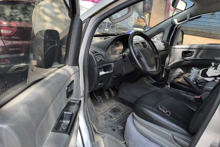 Used Wuling Zhengcheng 2015 1.5L Comfort L3C Driver Seat