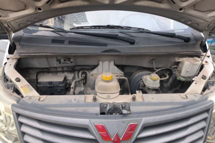 Used Wuling Zhengcheng 2015 1.8L Comfort Model LJ479QE2 Engine Bay
