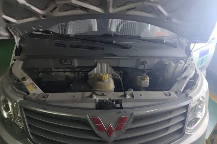 Used Wuling Zhengcheng 2015 1.5L Comfort L3C Engine Bay