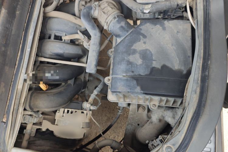 Used Wuling Zhengcheng 2015 1.8L Comfort Model LJ479QE2 Engine Bay