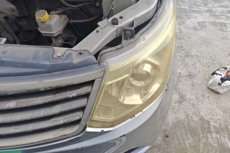 Used Wuling Zhengcheng 2015 1.5L Comfort L3C Engine Bay Left