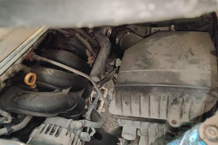Used Wuling Zhengcheng 2015 1.8L Luxury Model LJ479QE2 Engine Bay Left