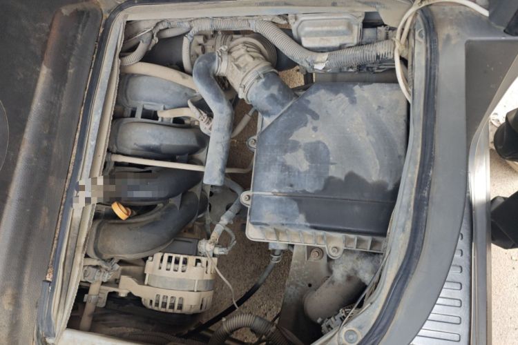 Used Wuling Zhengcheng 2015 1.8L Comfort Model LJ479QE2 Engine Bay Left