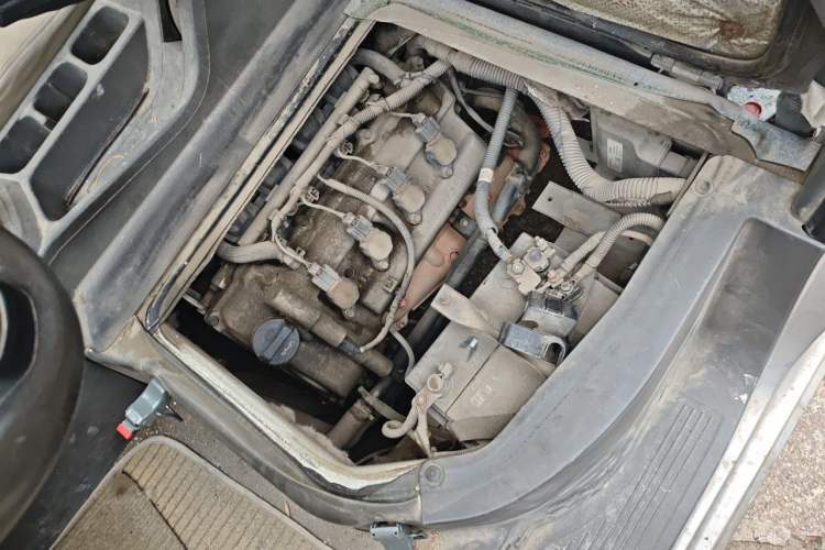 Used Wuling Zhengcheng 2015 1.5L Comfort L3C Engine Bay