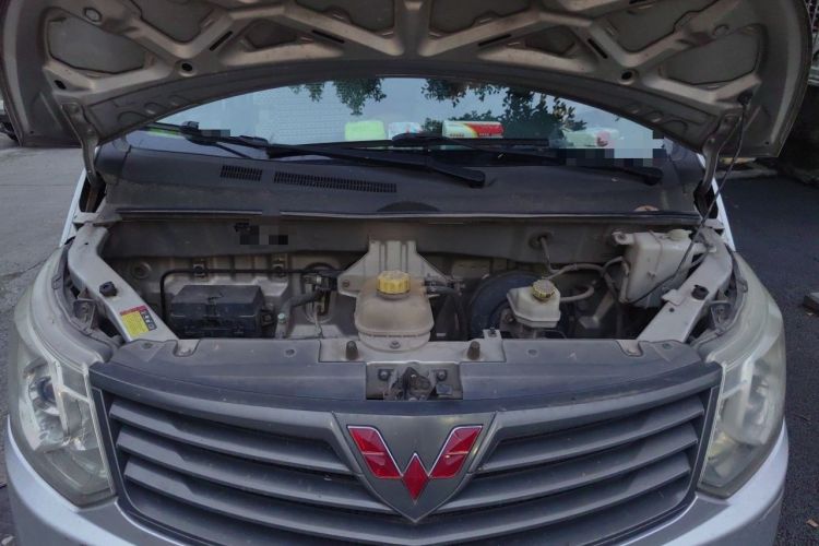 Used Wuling Zhengcheng 2015 1.8L Comfort Model LJ479QE2 Engine Bay