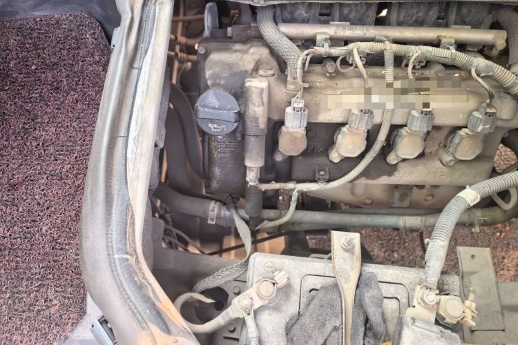 Used Wuling Zhengcheng 2015 1.5L Comfort L3C Engine Bay Right