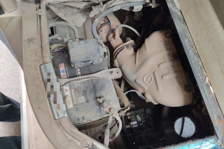 Used Wuling Zhengcheng 2015 1.8L Luxury Model LJ479QE2 Engine Bay Right
