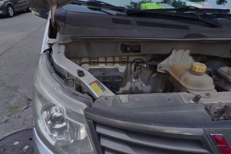 Used Wuling Zhengcheng 2015 1.8L Comfort Model LJ479QE2 Engine Bay Right