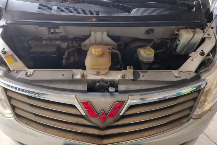 Used Wuling Zhengcheng 2015 1.8L Luxury Model LJ479QE2 Engine Bay