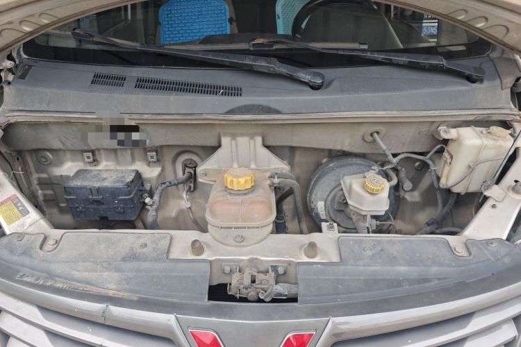 Used Wuling Zhengcheng 2015 1.5L Comfort L3C Engine Bay