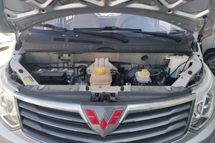 Used Wuling Zhengcheng 2015 1.8L Luxury Model LJ479QE2 Engine Bay