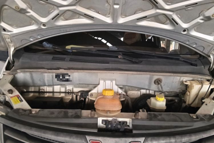 Used Wuling Zhengcheng 2015 1.8L Comfort Model LJ479QE2 Engine Bay