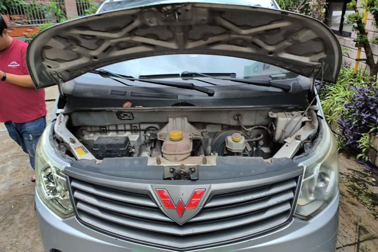 Used Wuling Zhengcheng 2015 1.5L Comfort L3C Engine Bay