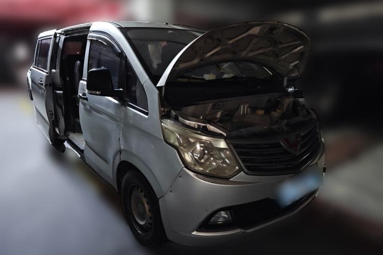 Used Wuling Zhengcheng 2015 1.5L Comfort L3C Front Right 45 Deg