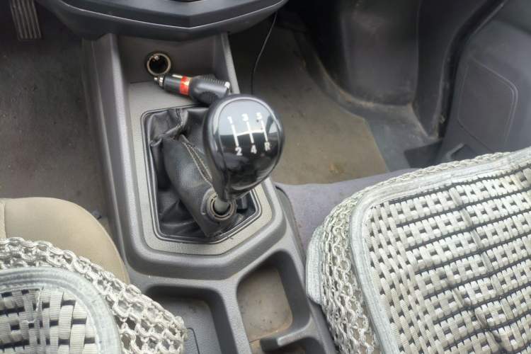 Used Wuling Zhengcheng 2015 1.8L Comfort Model LJ479QE2 Gear Lever