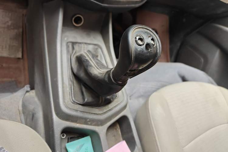 Used Wuling Zhengcheng 2015 1.8L Comfort Model LJ479QE2 Gear Lever