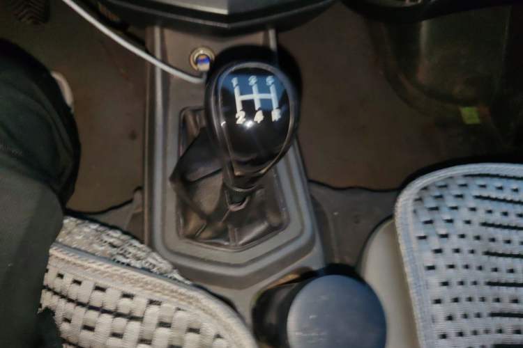 Used Wuling Zhengcheng 2015 1.8L Comfort Model LJ479QE2 Gear Lever