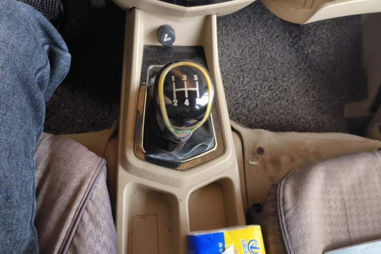Used Wuling Zhengcheng 2015 1.8L Luxury Model LJ479QE2 Gear Lever