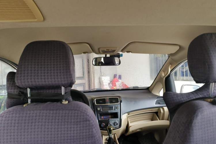 Used Wuling Zhengcheng 2015 1.8L Luxury Model LJ479QE2 Headliner