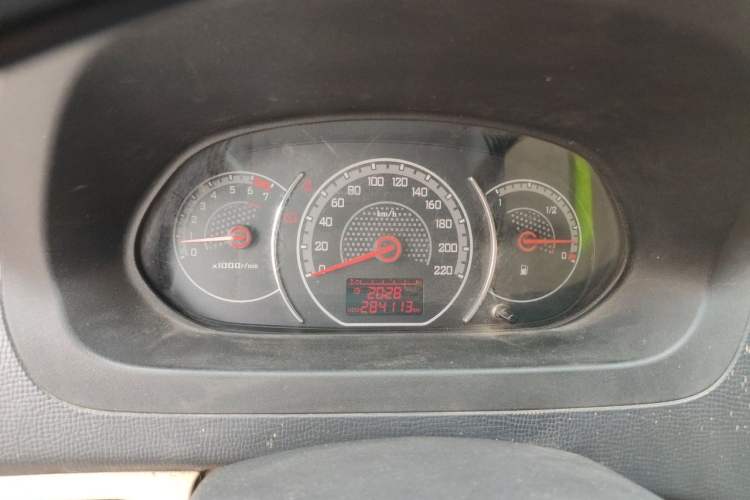 Used Wuling Zhengcheng 2015 1.8L Luxury Model LJ479QE2 Instrument Cluster