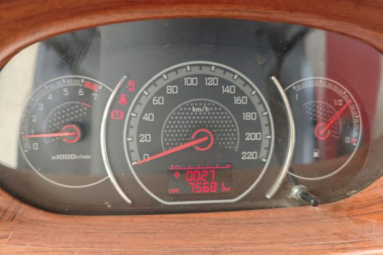 Used Wuling Zhengcheng 2015 1.8L Comfort Model LJ479QE2 Instrument Cluster