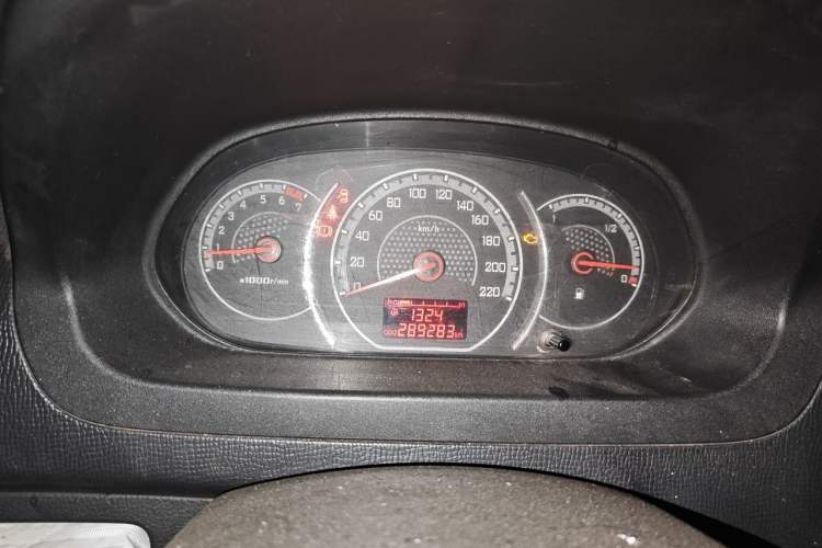Used Wuling Zhengcheng 2015 1.5L Comfort L3C Instrument Cluster
