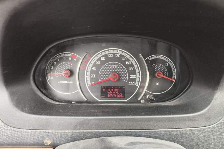 Used Wuling Zhengcheng 2015 1.8L Luxury Model LJ479QE2 Instrument Cluster