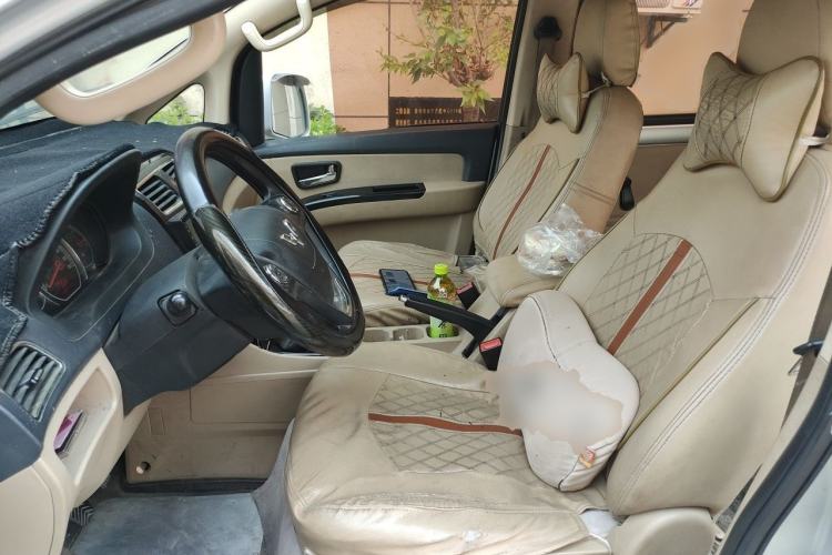 Used Wuling Zhengcheng 2015 1.8L Luxury Model LJ479QE2 Left Front Seat