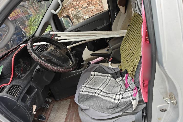 Used Wuling Zhengcheng 2015 1.8L Comfort Model LJ479QE2 Left Front Seat