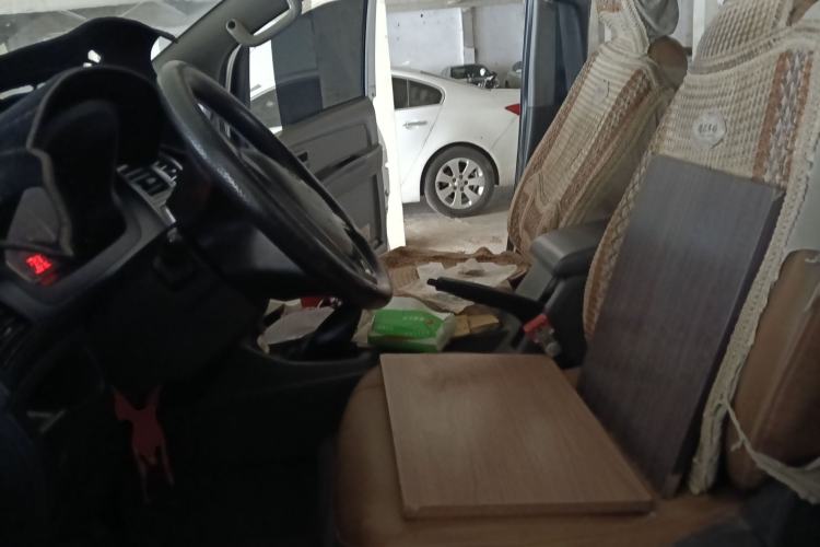 Used Wuling Zhengcheng 2015 1.8L Comfort Model LJ479QE2 Left Front Seat