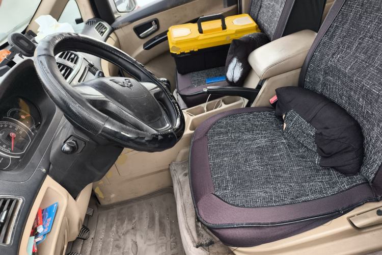 Used Wuling Zhengcheng 2015 1.8L Luxury Model LJ479QE2 Left Front Seat