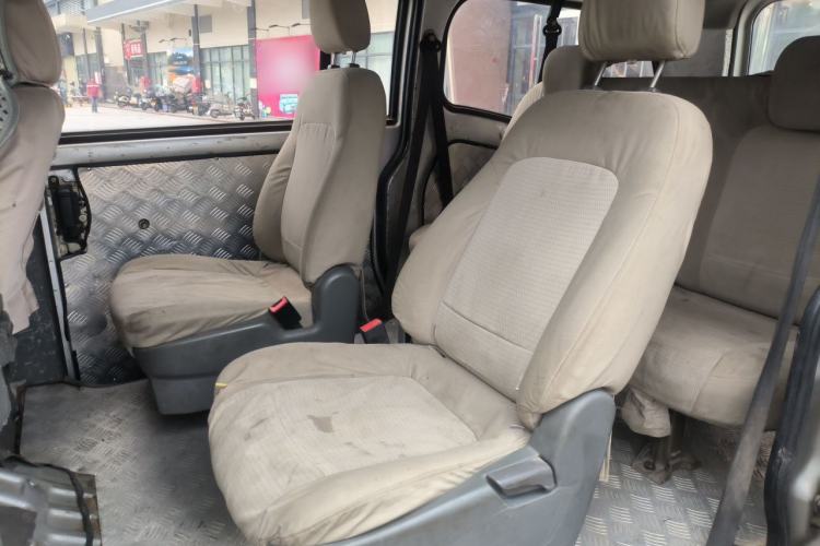 Used Wuling Zhengcheng 2015 1.8L Comfort Model LJ479QE2 Left Rear Seat