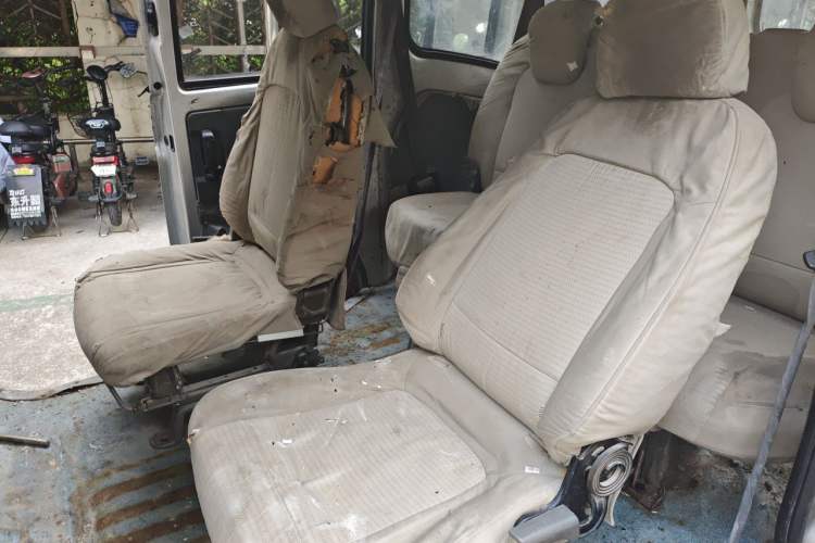 Used Wuling Zhengcheng 2015 1.5L Comfort L3C Left Rear Seat