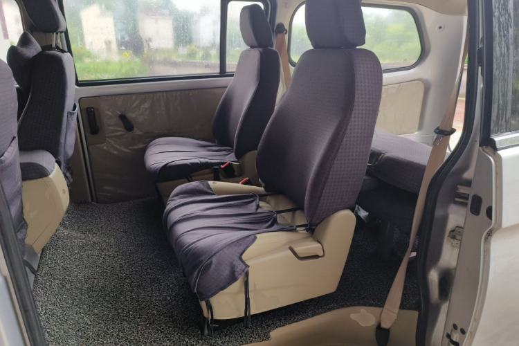 Used Wuling Zhengcheng 2015 1.8L Luxury Model LJ479QE2 Left Rear Seat