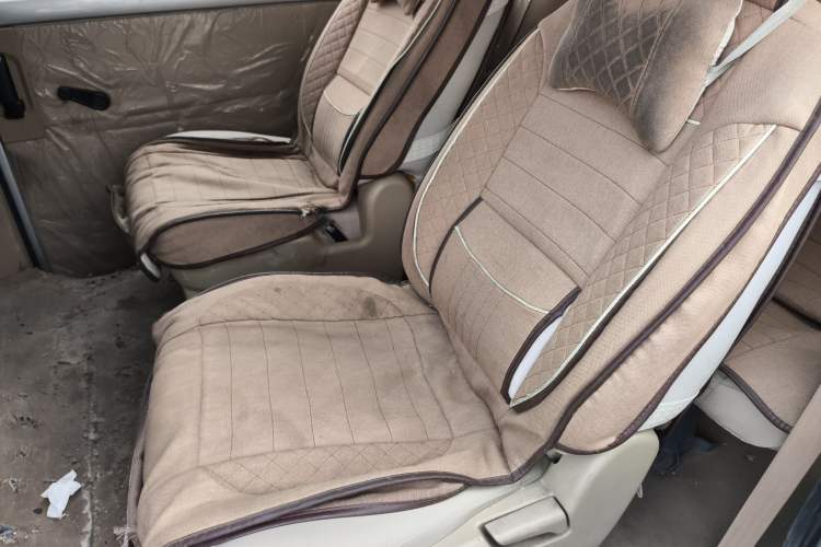 Used Wuling Zhengcheng 2015 1.8L Luxury Model LJ479QE2 Left Rear Seat