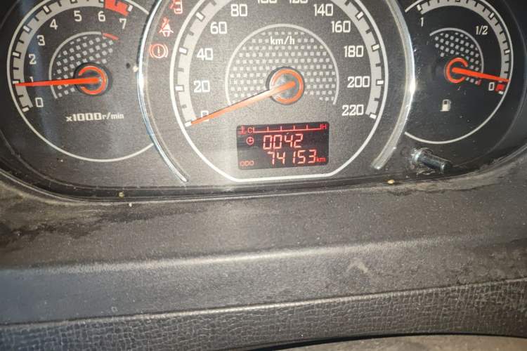 Used Wuling Zhengcheng 2015 1.5L Comfort L3C Odometer Close Up