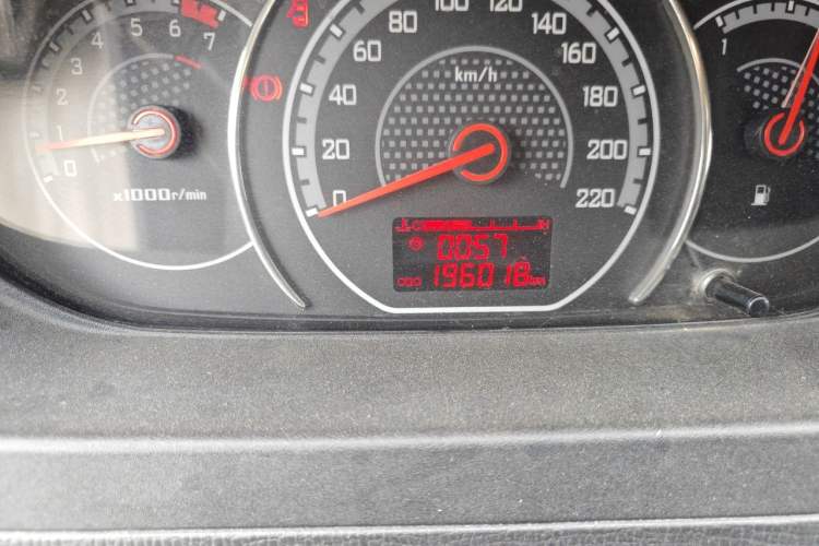 Used Wuling Zhengcheng 2015 1.5L Comfort L3C Odometer Close Up