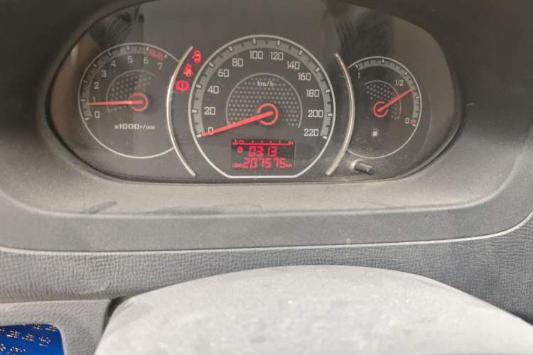 Used Wuling Zhengcheng 2015 1.5L Comfort L3C Odometer Close Up