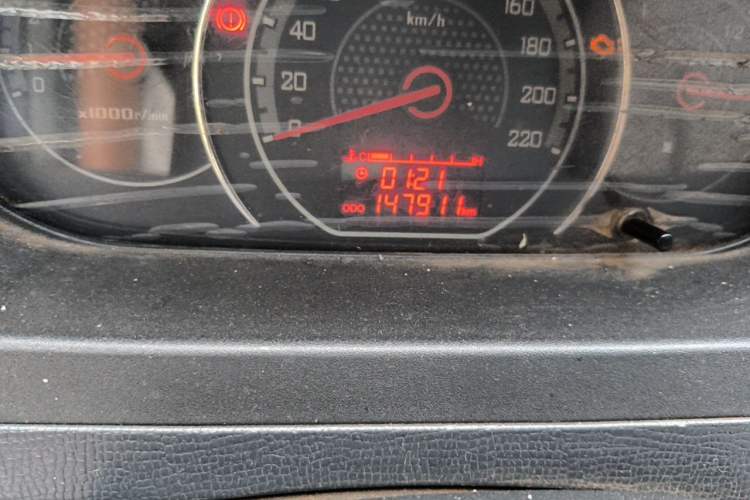 Used Wuling Zhengcheng 2015 1.5L Comfort L3C Odometer Close Up